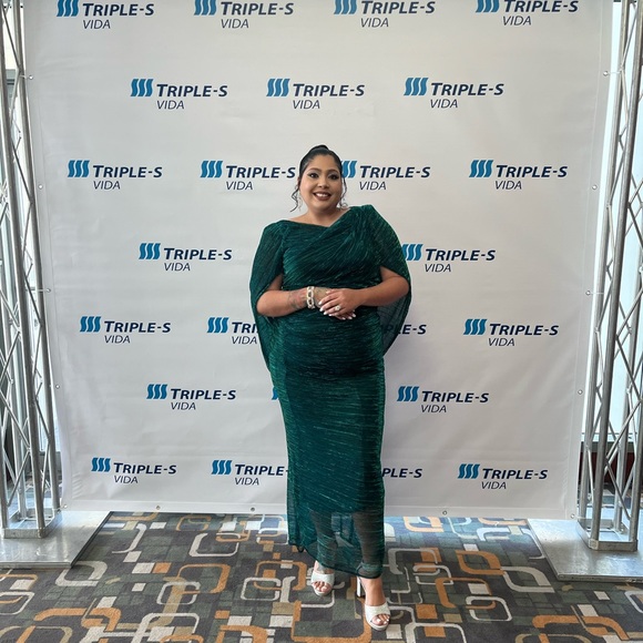 Amazing Drees - Picture 1 of 3